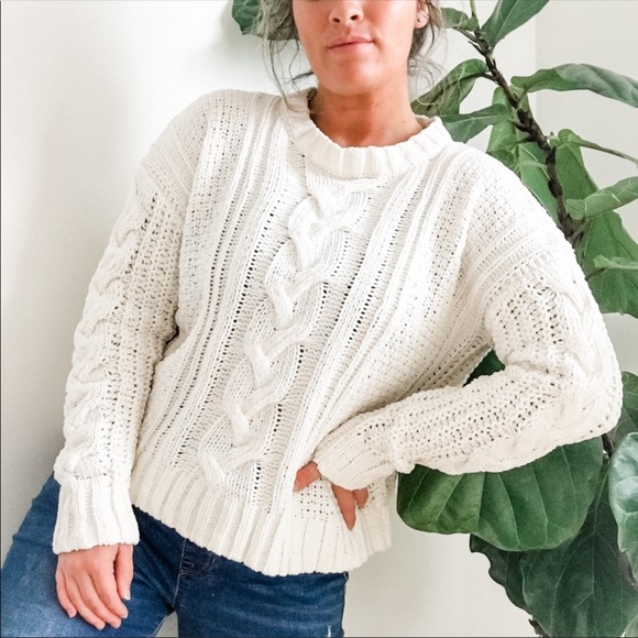 Aeropostale Sweaters - NWT Aeropostale Soft Cable Knit White Sweater